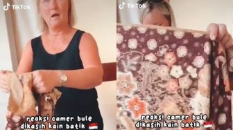 Viral Cewek Beri Calon Mertua Bule Kain Batik, Reaksi Camer Bikin Terenyuh