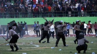 On This Day: Satu Suporter Persis Solo Tewas Usai Kerusuhan di Stadion Manahan