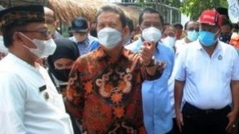 Mentri KKP Tebar 100 Benih ikan di Situ Lebak Wangi