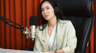 Suami Dihina Tua, Bunga Zainal Ngamuk ke Netizen: Semoga Kamu Cepet Innalillahi