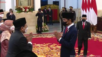Belum Tunjuk Jubir Pengganti Fadjroel Rachman, Jokowi: Jubirin Sendiri Saja