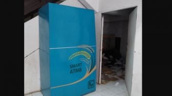 Mesin ATM Beras Pemprov Sulsel Dibiarkan Terbengkalai Dalam Gudang