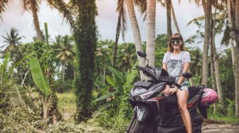 4 Alasan Wanita Harus Bisa Mengendarai Motor!