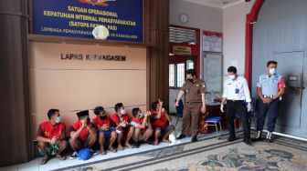 22 Tersangka Pemalsu Surat Vaksin dari Bali ke Lombok Ditahan di Karangasem