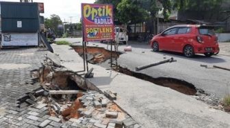 Pemko Bilang Perbaikan Jalan Lobak Butuh Sepekan, Kok Lama Banget?