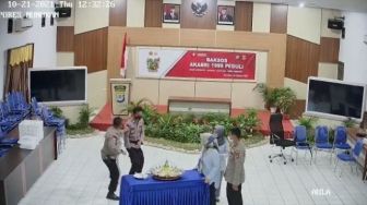 Viral Aksi Tendang dan Pukul Anggotanya, Kapolres Nunukan Dicopot