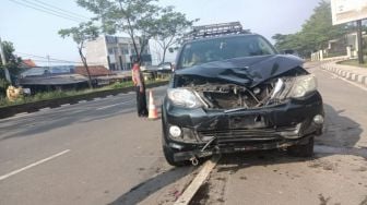 Fortuner Tubruk Vario di Depan Kantor DPRD Banten, Pemotor Tewas