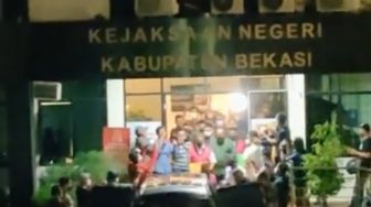 Detik- detik 3 ASN Kabupaten Bekasi Digiring Kejari