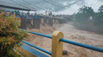 Puncak Bogor Diguyur Hujan Deras, Bendungan Katulampa Siaga 3