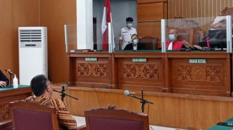 Jumhur Hidayat Batal Dijatuhi Vonis Hari Ini, Gara-gara Hakim Pindah Tugas