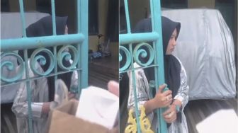 Viral Wanita Tolak Bayar Paket COD, Kurir: Ketiak Ibu Item Ya?