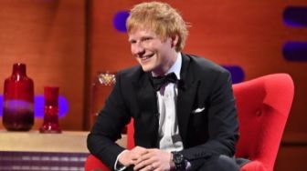 Isolasi Mandiri, Ed Sheeran Promosikan Album Baru dari Rumah