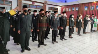 Lantik 49 Pejabat Fungsional, Ini Harapan Bupati Sanggau Paolus Hadi