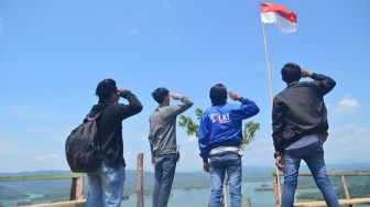 4 Mahasiswa Majene Terancam 5 Tahun Penjara Karena Turunkan Bendera Merah Putih di Kantor Bupati