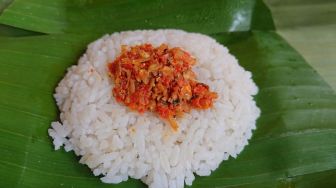 Nasi Lemak Kamal Tanjung Balai Gurihnya Sampai ke Malaysia, Cuma Rp 3 Ribu