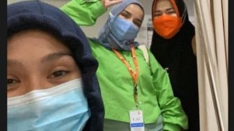 Zaskia Adya Mecca Deg-degan, Gonta-Ganti Selang Infus di Rumah Sakit