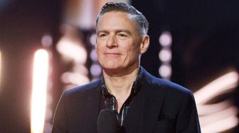 Bryan Adams Dikonfirmasi Positif Covid-19 Tanpa Gejala