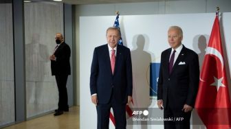 Bersitegang, Erdogan - Joe Biden Tetap Bisa Ngobrol dan Foto Bareng di Sela-sela KTT G20