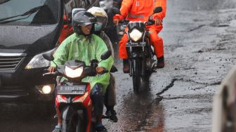 Prakiraan Cuaca Jakarta Sabtu 27 November: Siang Sebagian Besar Wilayah DKI Hujan