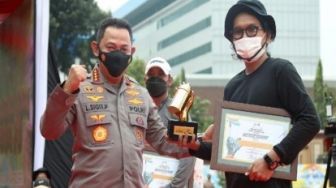 Kritik Polisi Soal Pungli, Umar Juara 1 Bhayangkara Mural Festival 2021
