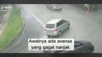 Viral Bocah Terjang Hujan Demi Bantu Mobil di Tanjakan, 'Pahlawan Tak Pernah Terlambat'