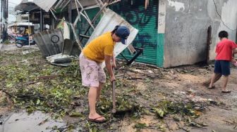 Cerita Pemilik Bengkel Selamatkan Tukang Buah dari Pohon Tumbang di Tangsel