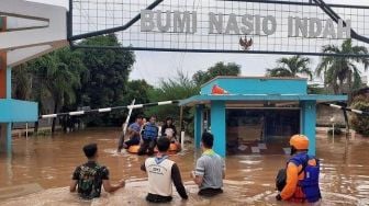 Khawatir Diterjang Banjir Lagi, Warga Nasio Belum Bersihkan Lumpur Rumah