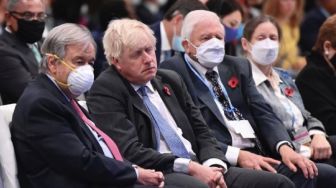 KTT COP26, Boris Johnson Tertangkap Kamera Tak Pakai Masker di Samping Sekjen PBB
