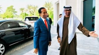 Presiden Jokowi Tiba di Istana Al Shatie Disambut Putra Mahkota Abu Dhabi