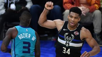 Milwaukee Bucks Hantam Wizards, Giannis Antetokounmpo Sah Lampaui Michael Jordan