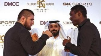 Khabib Nurmagomedov dan Clarence Seedorf Bangun Sekolah Sepak Bola Ala Tarung Bebas