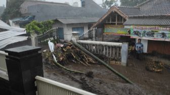 Banjir Bandang Kota Batu Menerjang 5 Titik Lokasi