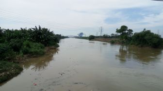 Sebelum Ada Kali CBL, Setiap November Warga Membuat Perahu untuk Tidur di Atas Banjir