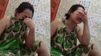 Viral Emak Sembab Pikirkan Anak Vanessa Angel, 'Semua Ibu di Indonesia Pasti Menangis'