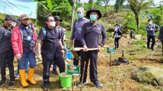 Selamatkan Kawasan Puncak, Wamen ATR/BPN Minta Pejabat Jabodetabekpunjur Banyak Tanam Pohon