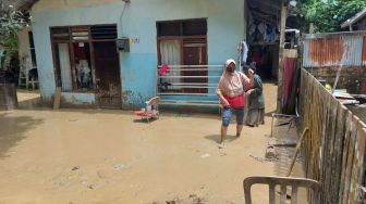 Aroma Minyak Tercium, Banjir Lumpur Terjang Rumah Warga di Balikpapan