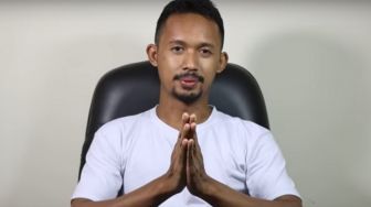 Lebih Ekstrem, Pesilat Ini Tunjukkan Salam dari Binjai dengan Cara Memukau!