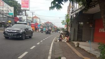 Potret Kelam Kehidupan Anak di Bali, Mengais Rupiah Sebagai Penjaja Tissue di Jalanan