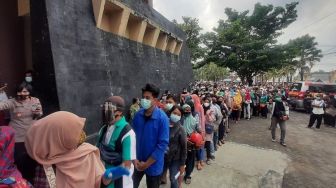 Delematis Vaksin Corona Tahun 2021