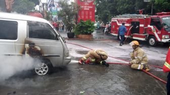 Viral Suzuki Carry Terbakar di Asep Stroberi Lembang, Begini Nasib Pengendaranya