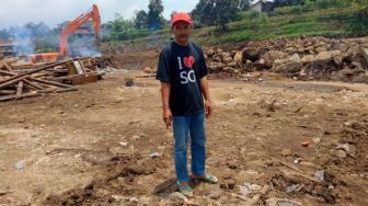 Kisah Heroik Sugiono Selamatkan Anak dan Istrinya dari Banjir Bandang