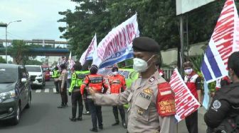 Ratusan Buruh Demo di Kantor Wali Kota Depok, Mereka Sampaikan 5 Poin Tuntutan