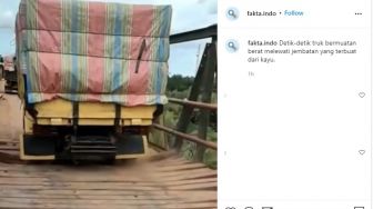 Viral Truk Muatan Berat Lewat Jembatan Kayu, Warganet: Nyawa Seperti Tak Ada Harganya