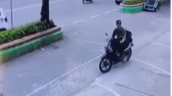 Viral Pencurian Motor di Masjid Ngawi Terekam CCTV, Warganet Doakan Pelaku Cepat Tobat