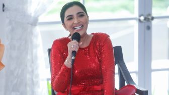 Nyanyikan Lagu Up Beat Bareng Titi DJ di Lagu Superwoman, Ashanty Ketagihan