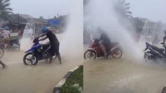 Ubah Banjir Jadi Wahana Wisata Air, Ulah Pemotor Ini Bikin Warganet Cengar-cengir