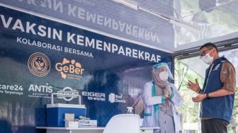 Sasar Jawa, Bali dan NTB, Mobil Vaksinasi GEBER Dilepas Menparekraf