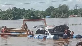 Sudah Sebulan Banjir di Sintang Masih 3 Meter, Listrik Padam, Ratusan Ribu Warga Mengungsi