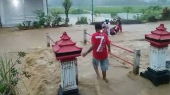 Intensitas Hujan Terus Tinggi, Waspadai Banjir Bandang di Lereng Ngawi