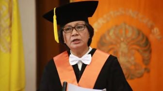 Evi Fitriani Dikukuhkan sebagai Guru Besar Ilmu Hubungan Internasional UI